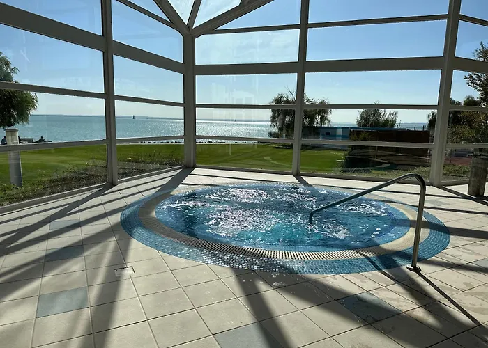 Balatonkenese Hotels