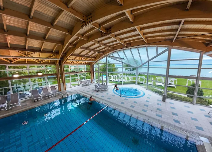 Balatonkenese Hotels