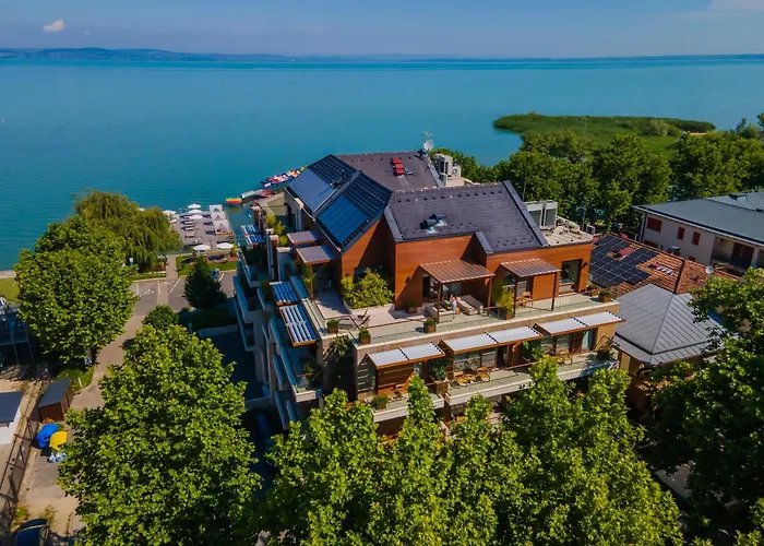 Siofok hotels near Siofoki hajoallomas